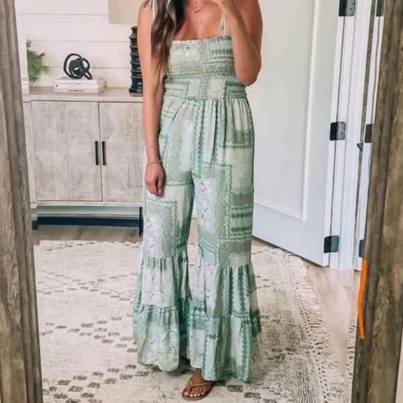 Tahulah Pants - Tahulah jumper wide leg size small bell bottom legs light green